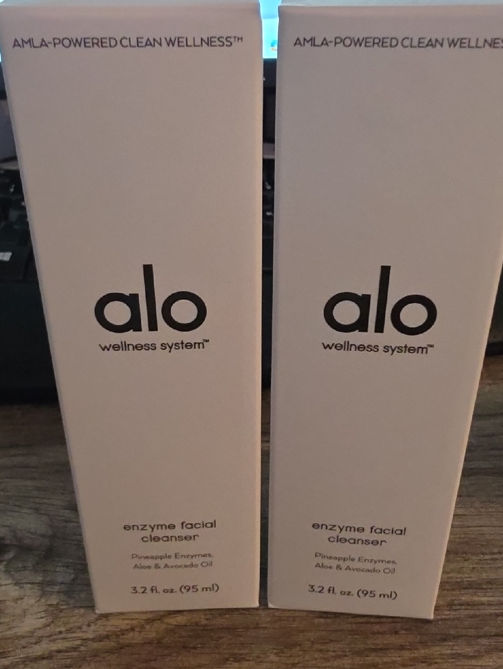 ALO Yoga white enzyme facial cleanser (pair)